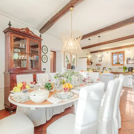 Вилла In Tuscany Near With Pool Лукка